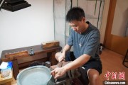 儋州成都“90后”小伙“十年磨一剑”：从爱好者到守艺人 传播中国文化